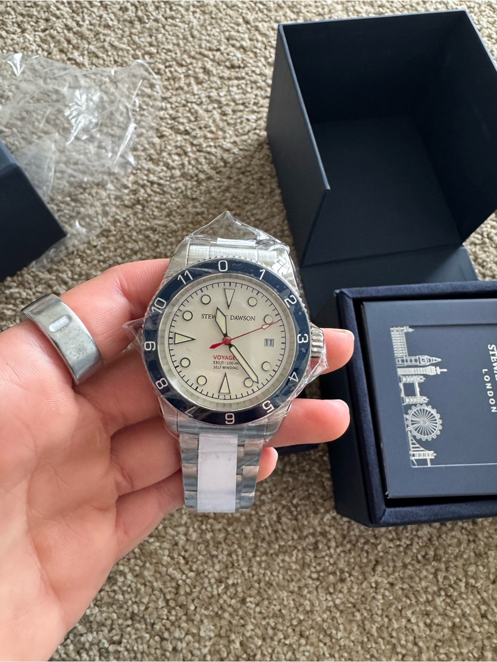 STEWARDSON Voyage Stainless Steel Watch — Cream Dial, Navy Bezel